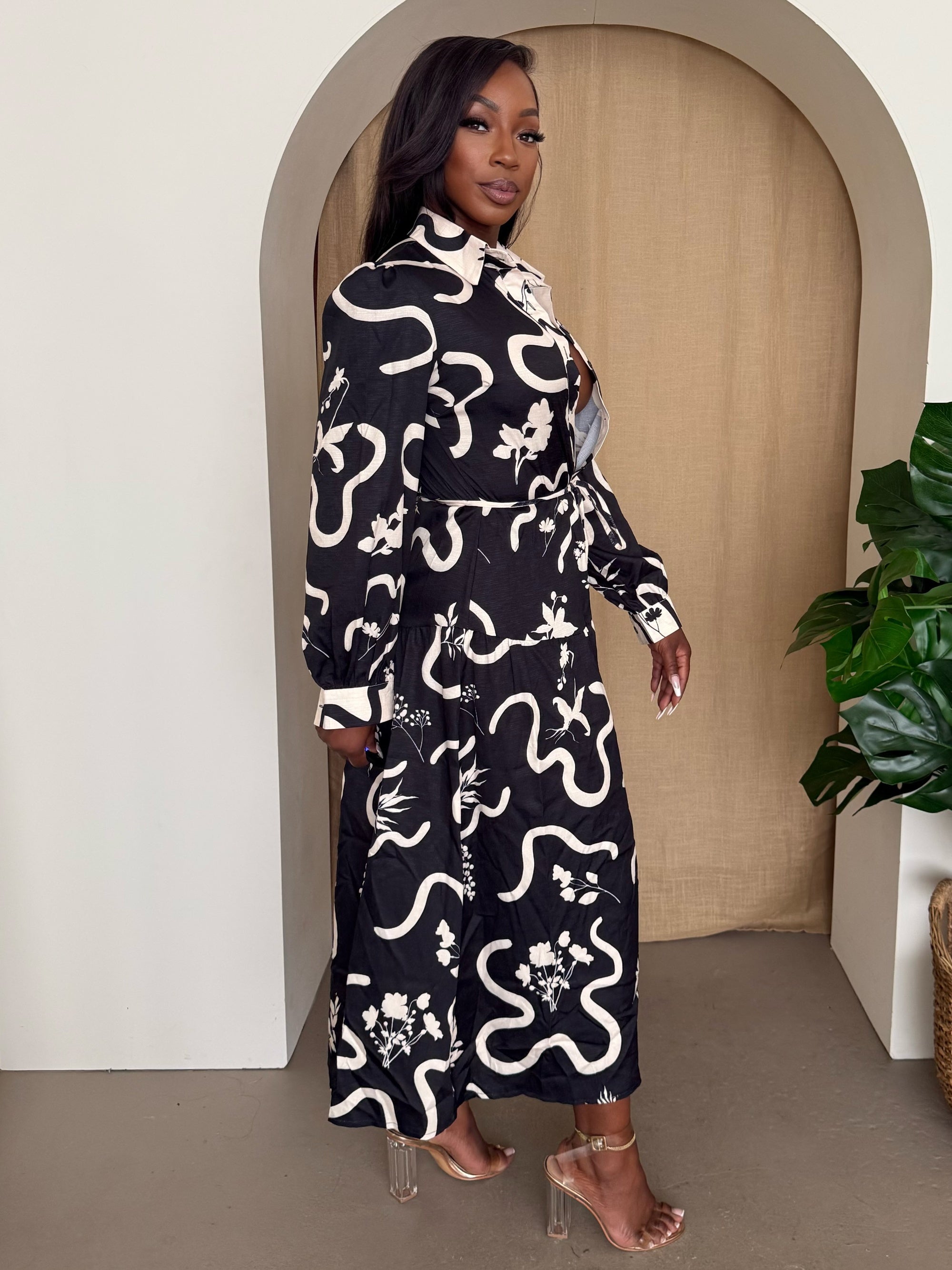 Wild Elegance Resort Shirt Dress Monochrome Serpent Print Vacation Power Look
