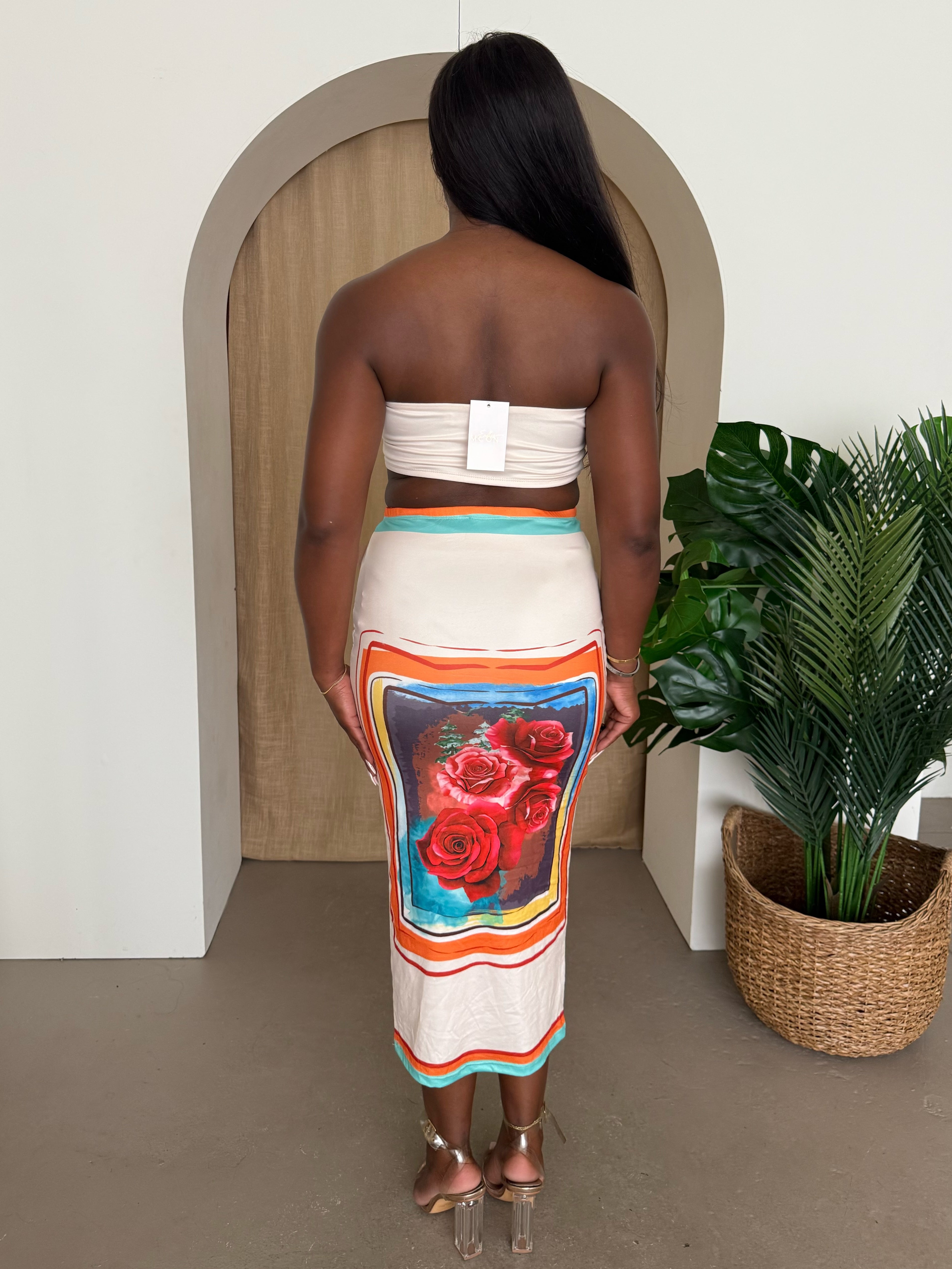 Romantic Rose Elegance – Two-Piece Bandeau and Midi Skirt Set for Effortless Resort Glam