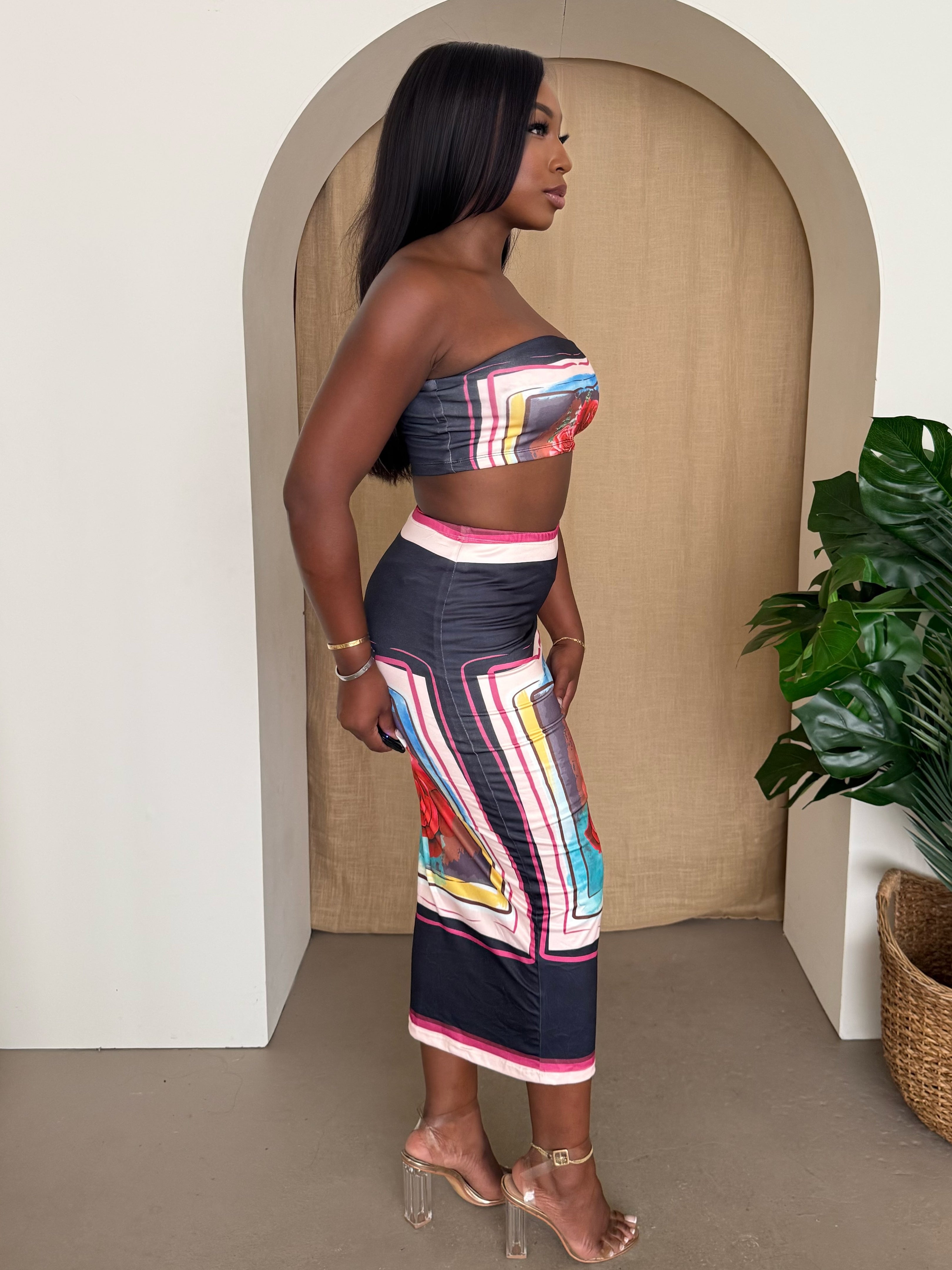 Dark Romance – Strapless Rose Print Two-Piece Set with a Chic Black Base