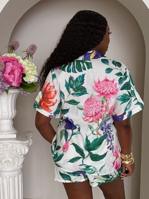 Two-piece island outfit with leafy pattern

