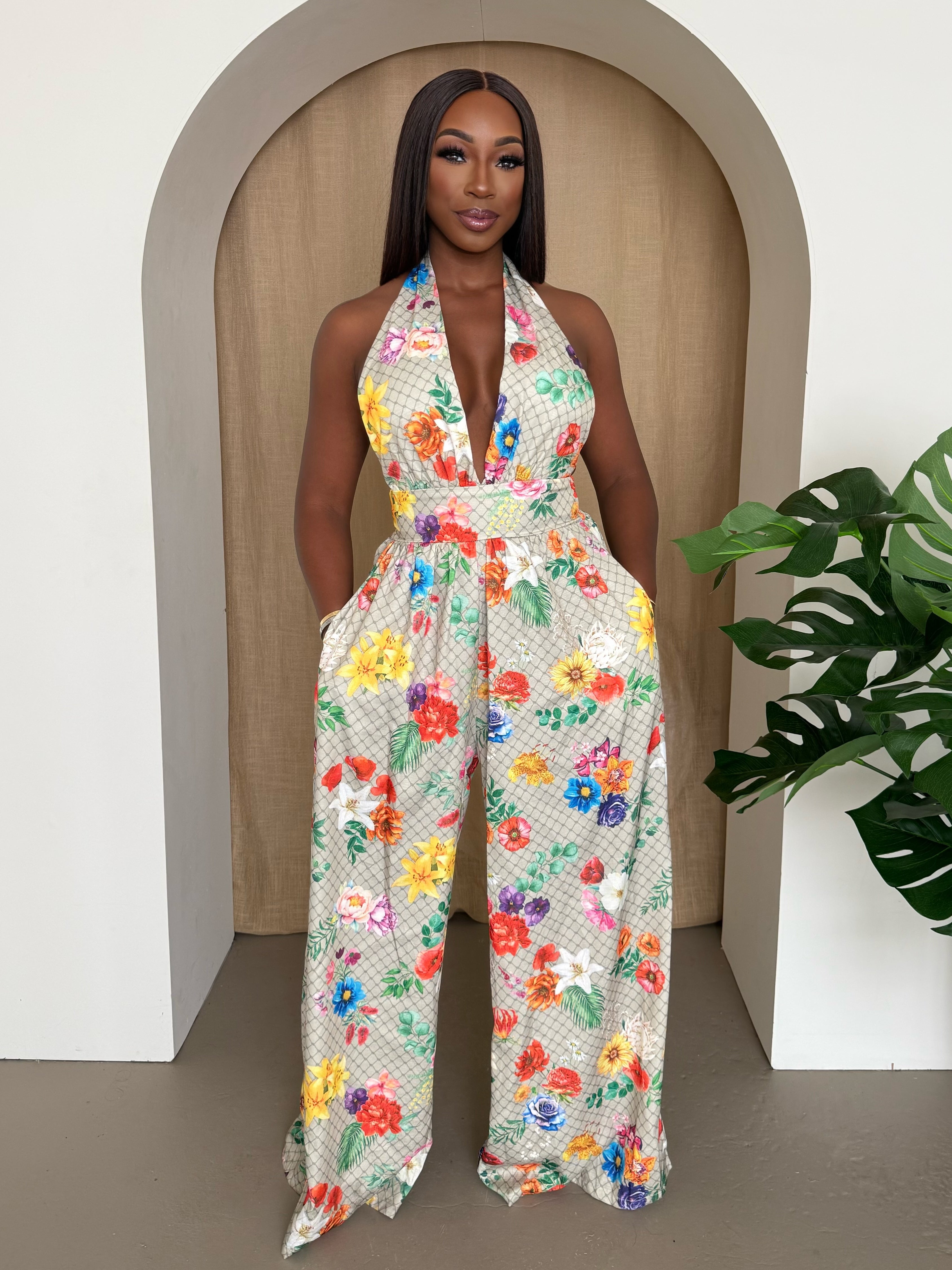 Boho Heart Print Resort Jumpsuit -Mediterranean Bloom Halter Wide-Leg Jumpsuit with Vibrant Floral Mosaic Print