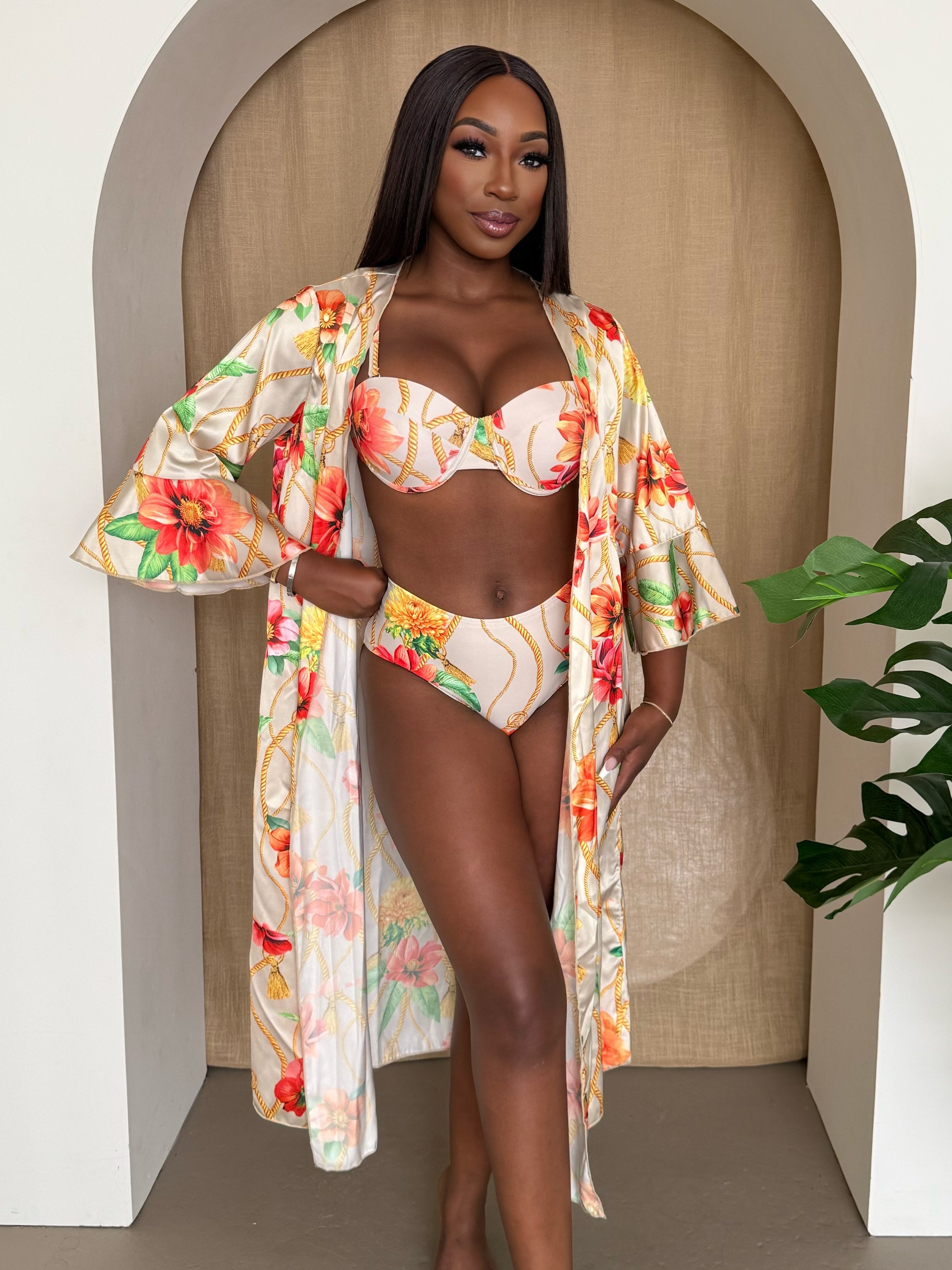 Vintage Garden Cover-Up – Satin Feel Kimono with Golden Chain Motifs