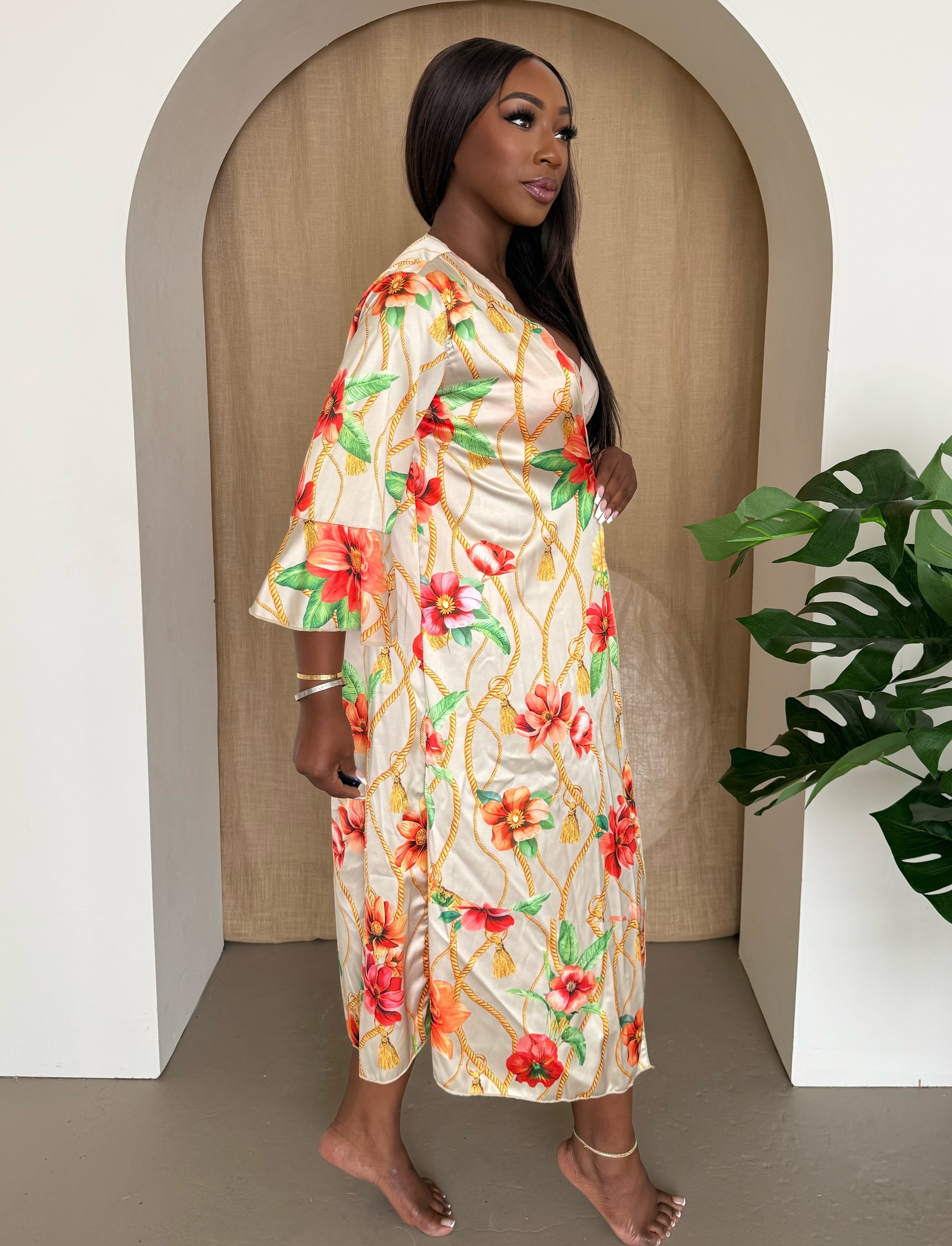 Vintage Garden Cover-Up – Satin Feel Kimono with Golden Chain Motifs