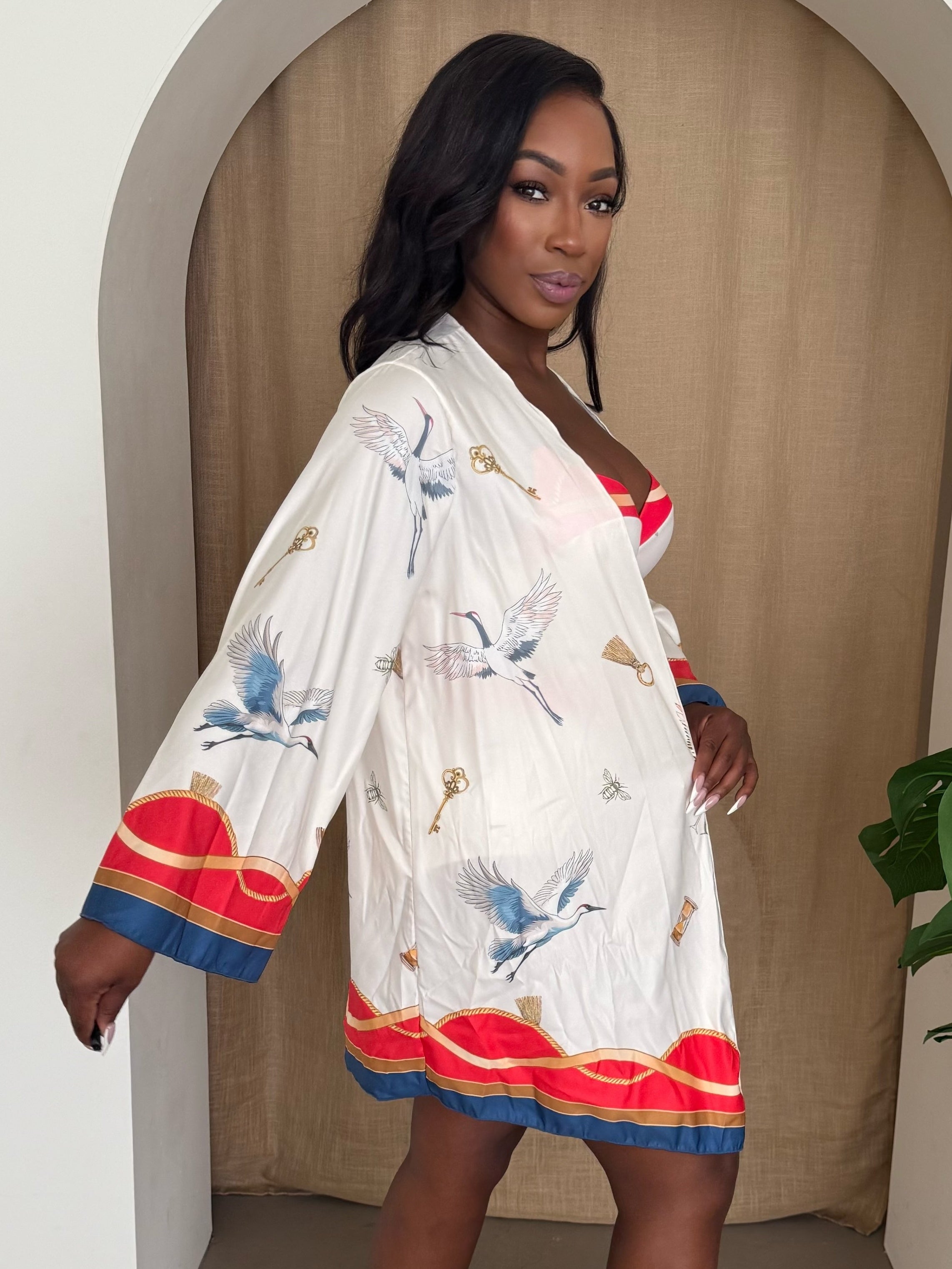 Luxe Coastal Layer – Lightweight Kimono with Artistic Crane & Nautical Chain Motif