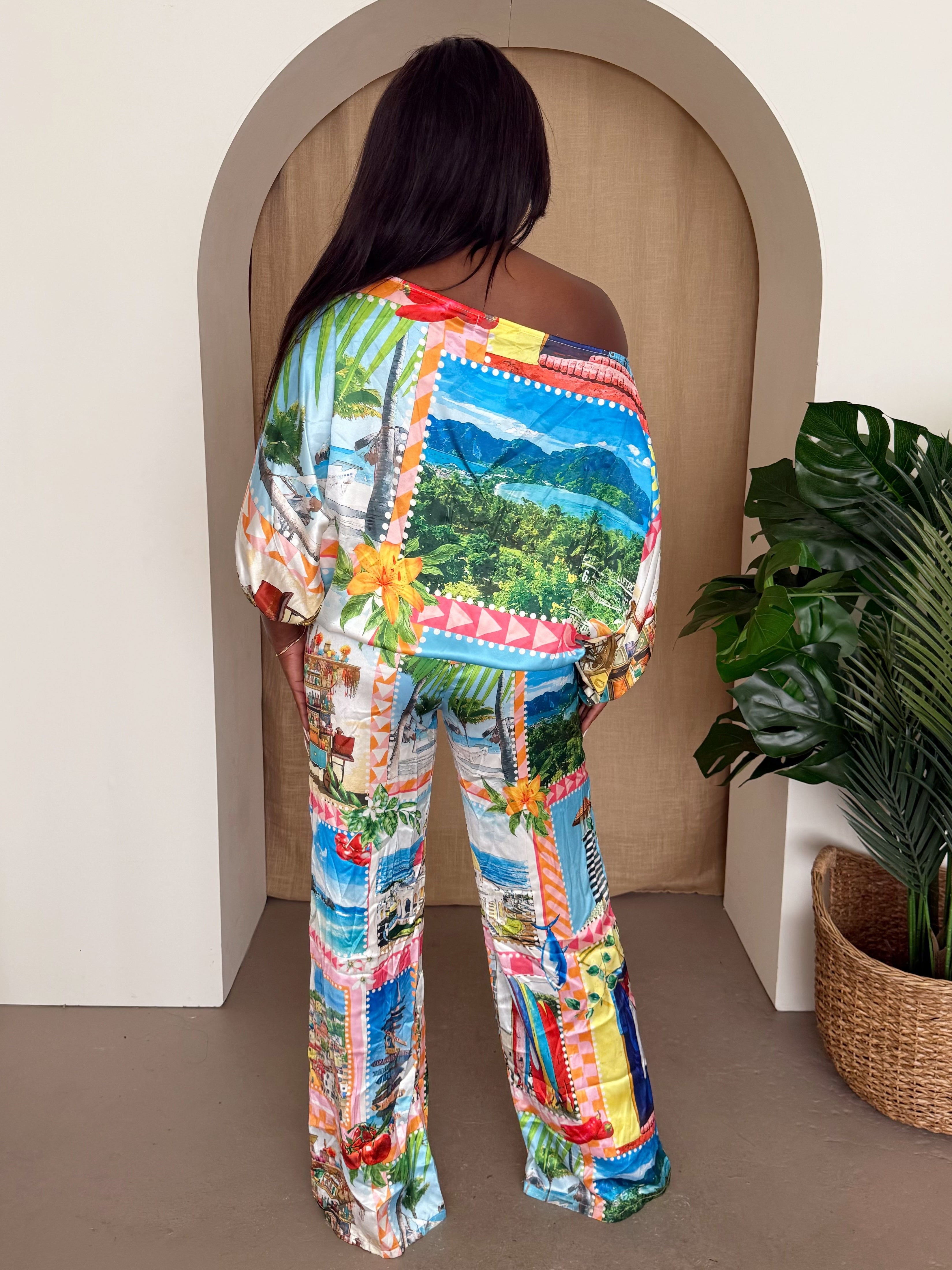 Tropical Escape – The Off-Shoulder Scenic Print Set for Resort Chic Moments